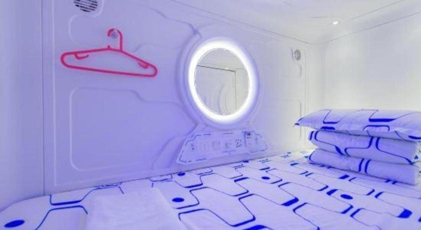 Spot On 89726 Capsule Inn Кота-Кинабалу Экстерьер фото
