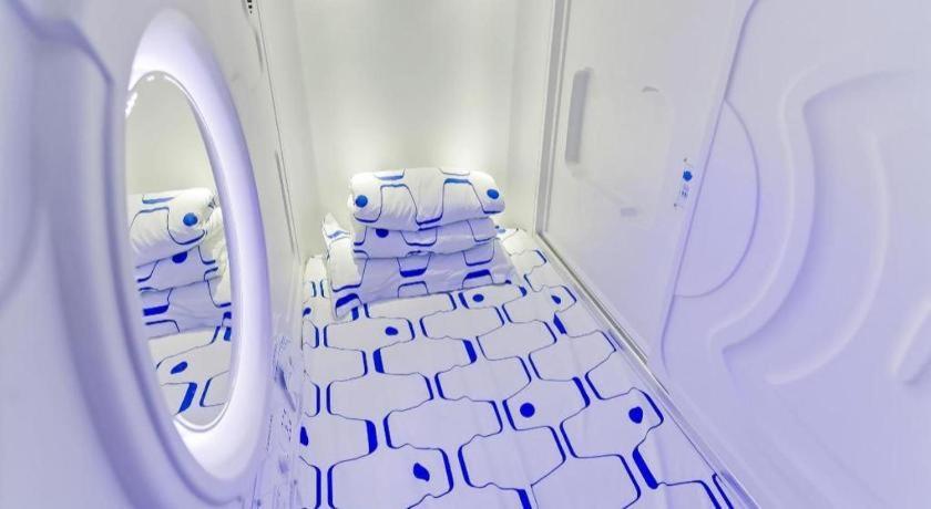 Spot On 89726 Capsule Inn Кота-Кинабалу Экстерьер фото