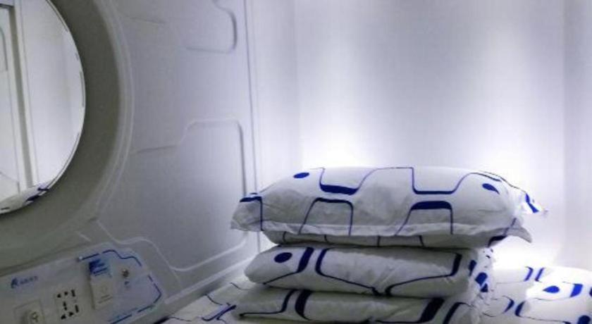 Spot On 89726 Capsule Inn Кота-Кинабалу Экстерьер фото